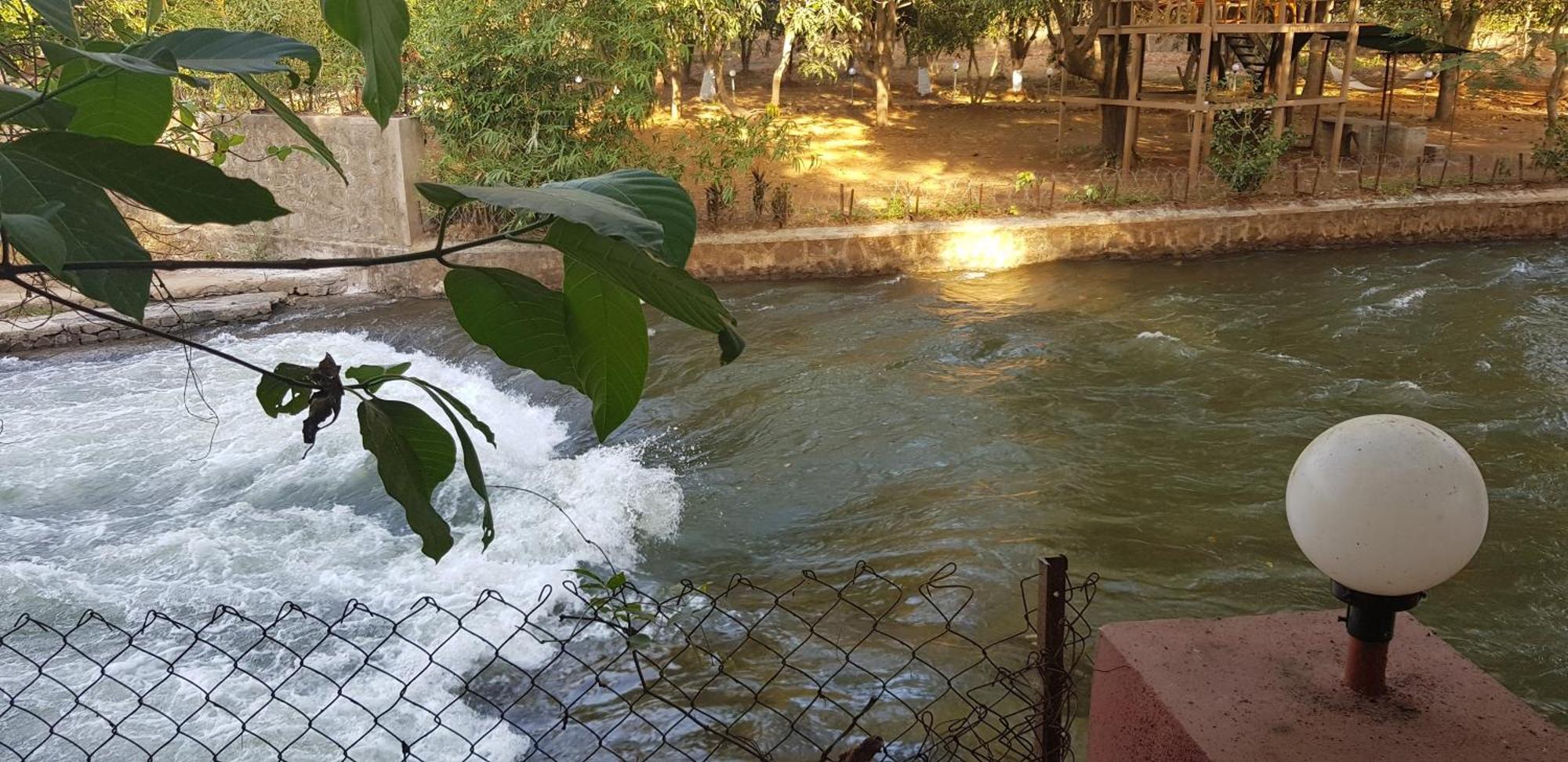 The Rippling Edge - River Front Property Karjat Esterno foto